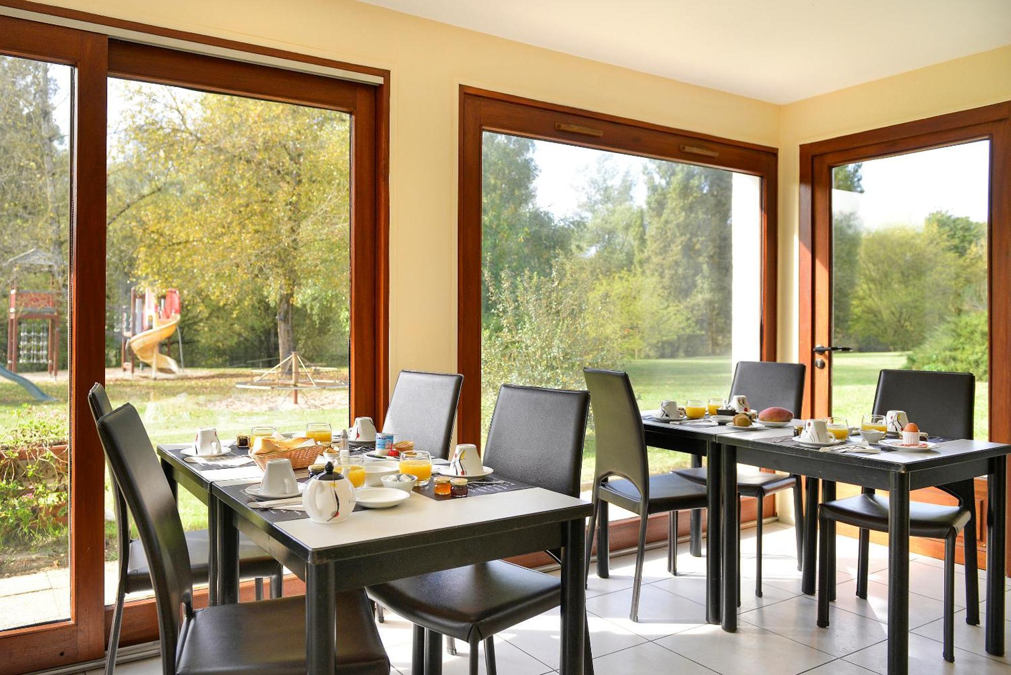 Hotel Restaurant Le Relais De Pouilly Zewnętrze zdjęcie